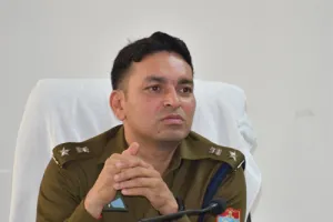 चप्पे-चप्पे पर पुलिस की नजर, पास वालों को ही स्टेडियम में एंट्री