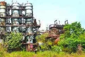 रबड़ फैक्ट्री: डीएम-कमिश्नर से शासन ने मांगी स्थिति पर रिपोर्ट, बॉम्बे हाईकोर्ट में विचाराधीन है केस