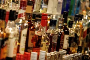 नई आबकारी नीति, ओवररेटिंग की शिकायत मिलने पर दुकान का लाइसेंस होगा रद्द 