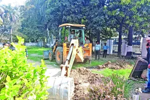 नगर निगम ने जेसीबी लगाकर किया अतिक्रमण ध्वस्त 