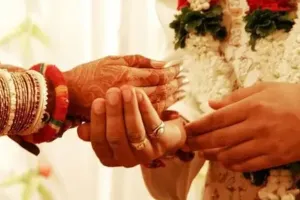 बदायूं : लड़की ने किया प्रेम विवाह, उसे या लड़के को कोई दिक्कत आती है तो माता-पिता होंगे जिम्मेदार