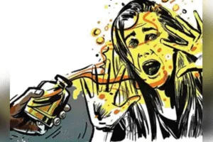 रामपुर : गैर मर्द से संबंध नहीं बनाने पर पत्नी पर फेंका तेजाब