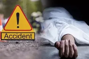 अमेठी: ट्रैक्टर की टक्कर से बाइक सवार एक युवक की मौत, दूसरा घायल