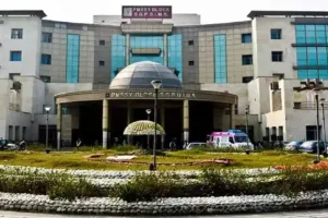 मुख्यमंत्री जी को बताइए, हो जाएगा समस्या का समाधान, SGPGI के कर्मचारियों ने इस बार छात्रों के हित में उठाई आवाज