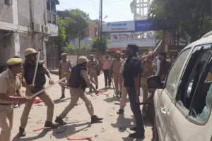 बुलडोजर के साथ सपा सांसद रामजीलाल के घर पहुंची करणी सेना, राणा सांगा पर दिया था विवादित बयान, पथराव में पुलिसकर्मी भी घायल