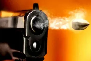 पीलीभीत: उधार सामान न देने पर किराना व्यापारी पर लाइसेंसी बंदूक से चलाई गोली...पुलिस ने दर्ज की एफआईआर