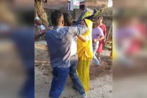 कासगंज : पटियाली के हथौड़ा खेड़ा में मकान के विवाद को लेकर दो पक्षों में जमकर मारपीट