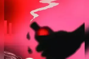 संभल : दूसरे के साथ आपत्तिजनक स्थिति में मिली पत्नी, विरोध पर डाला तेजाब