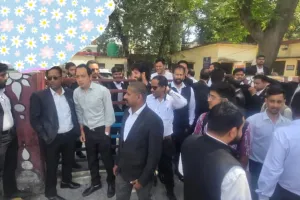 जजी के बाहर पीटा अधिवक्ता, गुस्साए साथियों का पुलिस चौकी में धरना