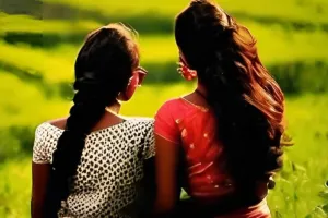 बरेली: लड़की को सहेली से हुआ प्यार तो आधी रात को गाड़ी लगाकर घर से भगा ले गईं सहेलियां! 