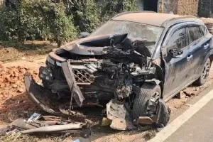 सड़क हादसे में तीन घायल, हायर सेंटर रेफर