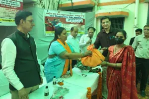 कानपुर: विधायक और अस्पताल संचालकों ने 35 टीबी रोगी लिए गोद   