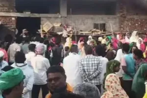 Giridih News: पत्नी गई थी मायके, पति ने 3 बच्चों की हत्या के बाद की खुदकुशी, इलाके में सनसनी