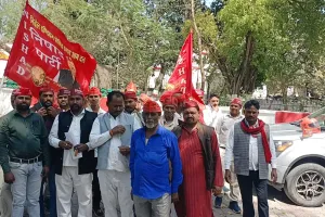 बहराइच: पूर्व सांसद फूलन देवी पर अभद्र टिप्पणी को लेकर निषाद पार्टी में आक्रोश, प्रदर्शन कर एसपी को सौंपा ज्ञापन