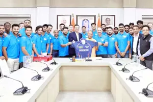 IPL 2025: मुख्यमंत्री योगी से लखनऊ सुपर जायंट्स की टीम ने की मुलाकात, आईपीएल से पहले सीएम ने खिलाड़ियों से कही यह बात