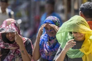 UP Weather Update: यूपी में तेज धूप के चलते बढ़ेगी गर्मी, जानिए मौसम का हाल