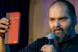 मैं इस भीड़ से नहीं डरता... कुणाल कामरा ने शिंदे पर टिप्पणी के लिए माफी मांगने से किया इनकार