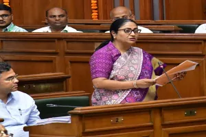 Delhi Budget 2025: सीएम रेखा गुप्ता ने पेश किया एक लाख करोड़ का बजट, महिला समृद्धि से लेकर आयुष्मान योजना तक, जानें क्या-क्या किया ऐलान