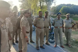 मिर्जापुर: SSP ने विवादित होलिका स्थलों का किया निरीक्षण, शांति व्यवस्था के दिए निर्देश