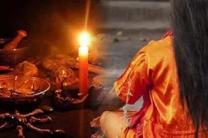 अनुष्ठान के दौरान तांत्रिक ने बच्चे को आग पर उल्टा लटकाया, आंखें बुरी तरह से क्षतिग्रस्त  