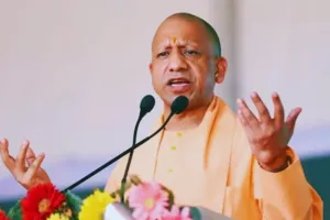 'कांग्रेस और सपा उत्तर प्रदेश के विकास में बाधा', आगरा में बोले सीएम योगी