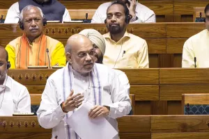 'अगले साल बंगाल में कमल खिलेगा, घुसपैठ बंद होगी', लोकसभा में बोले अमित शाह 