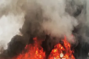 London : आज पूरे दिन बंद रहेगा हीथ्रो हवाई अड्डा, विद्युत उपकेंद्र में आग लगने से बिजली आपूर्ति बाधित