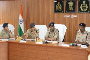 Sambhal : त्योहारों को शांतिपूर्ण कराने को तैयारी पूरी करें थाना प्रभारी, DIG मुनिराज जी ने दिए निर्देश