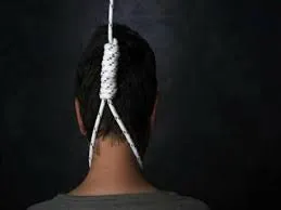 पत्नी की आंख खुली तो फंदे से लटक रहा था पति का शव   