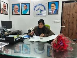 घर के कूड़े को नगर निगम के कूडा वाहनों में ही डालें- नगर आयुक्त