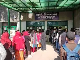 चार कर्मी, कुछ घंटे और 2500 मरीजों को देनी है दवा   