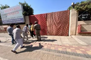 मुरादाबाद : नगर निगम की टीम ने टैक्स बकाए में मिडटाउन क्लब, वेब माल और पीवीआर को किया सील 