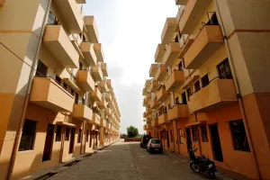 सरकारी आवासों में रह रहे कब्जेदारों को पालिका ने भेजे नोटिस  