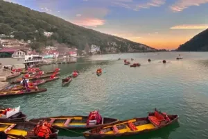 सुहावना बन रहा सरोवर नगरी नैनीताल का मौसम   