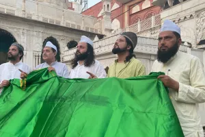 Bareilly: दिखाई दिया ईद का चांद...घर-घर जश्न के साथ तैयारियां शुरू