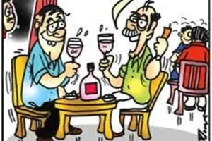 छात्रावास के समीप शराब पी रहे तीन के खिलाफ कार्रवाई 