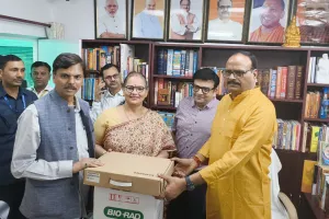 लोकबंधु में फ्री में होगी दिल की जांच, उप मुख्यमंत्री ब्रजेश पाठक ने सीएसआर फंड से अस्पताल को सौंपी मशीन