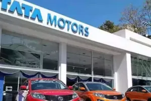 टाटा मोटर्स देने जा रहा है लोगों को बड़ा झटका, अप्रैल से यात्री वाहनों की कीमतों में होगी बढ़ोतरी