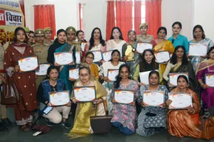 Women's Day Special: नारी शक्ति है, जननी है तभी उसे मिली है दोहरी जिम्मेदारी... Amrit Vichar कार्यालय में आयोजित विशेष कार्यक्रम