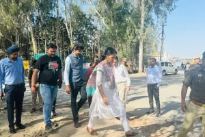 सड़क पर गाड़ी खड़ी करने वाले हो जाएं सावधान, मंडलायुक्त ने उठाए ये सख्त कदम