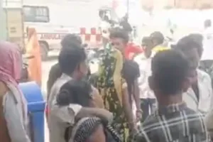 शारदा नदी में नाव पलटी, तीन की मौत, तीन गंभीर, कई लापता