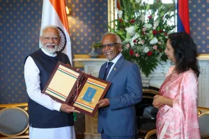 प्रधानमंत्री नरेन्द्र मोदी को मिला मॉरीशस का सर्वोच्च नागरिक सम्मान, पुरस्कार पाने वाले पहले भारतीय