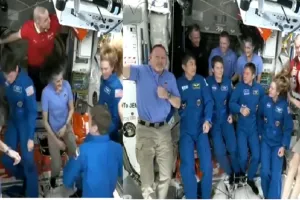 International Space Station में नए मेहमानों को देख खुशी से झूम उठीं सुनीता विलियम्स, VIDEO वायरल
