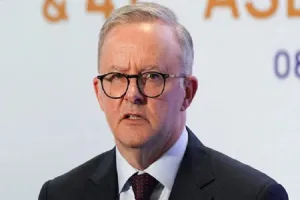 ऑस्ट्रेलिया में भरी हुई बंदूक के साथ विमान में चढ़ा किशोर, पूर्व बॉक्सर ने पकड़ा...PM अल्बनीज बोले-यह घटना चिंताजनक 