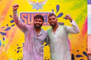 PHOTOS : होली के रंग में रंगे ऋषभ पंत, रवि विश्नोई ने बजाया ढोल...फिल्मी गानों पर खूब थिरके खिलाड़ी