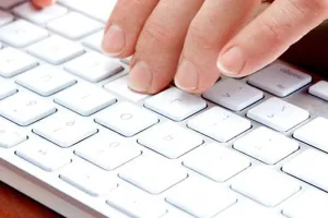 Bareilly: टाइपिंग में दूसरी बार फेल... तीन बाबू बनाए गए चतुर्थ श्रेणी कर्मचारी