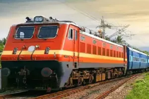 Bareilly: नियमित ट्रेनों में बढ़ रही भीड़...स्पेशल चल रहीं खाली