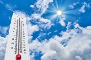 Bareilly: बारिश भी नहीं रोक सकी बढ़ते तापमान की रफ्तार, धूप खिलते ही आसमान साफ