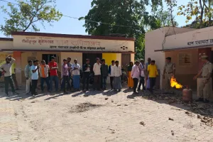 अयोध्या : आग से बचाव के लिए विभाग ने किया जागरूक 