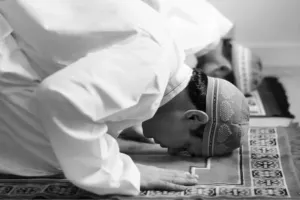 भदोही: अकीदत के साथ अदा की गई ईद-उल-अजहा की नमाज, एक दूसरे से गले मिलकर दी मुबारकबाद